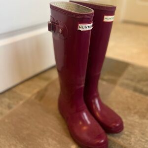 Hunter Glossy Burgundy Tall Rain Boots